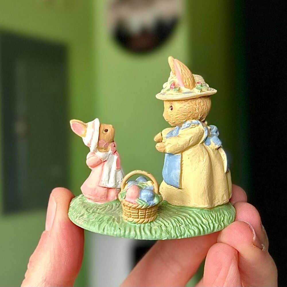 VTG Mini Porcelain Bunny Cottagecore Mama + Baby Egg Basket 3D Figurine